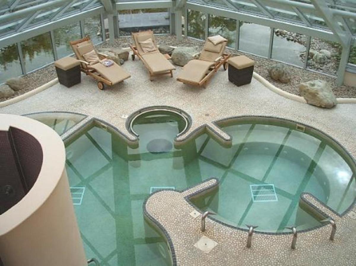 Wild Pheasant Hotel & Spa Llangollen Bagian luar foto